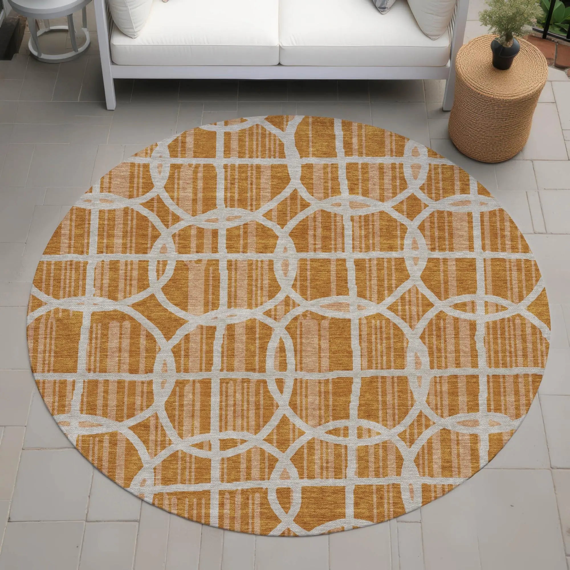 8' Orange And Beige Round Geometric Washable Indoor Outdoor Area Rug Homeroots Outdoor