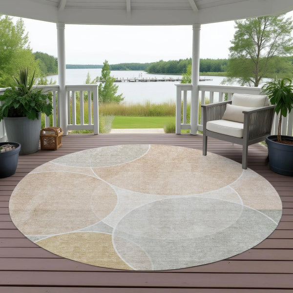 8' Salmon And Orange Round Geometric Washable Indoor Outdoor Area Rug Homeroots Outdoor
