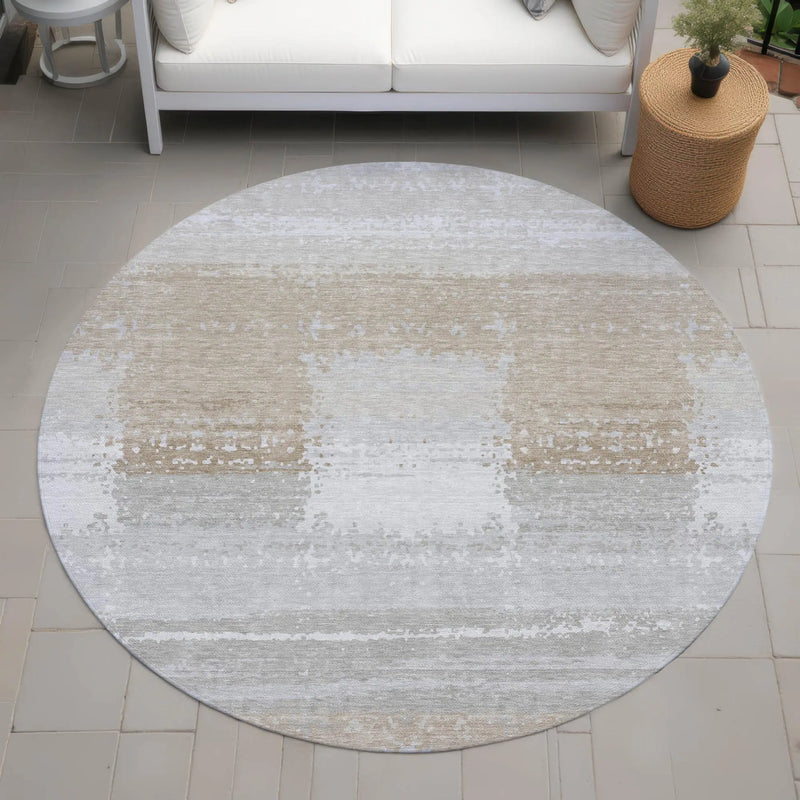 8' Silver And Gray Round Geometric Washable Indoor Outdoor Area Rug Homeroots Outdoor