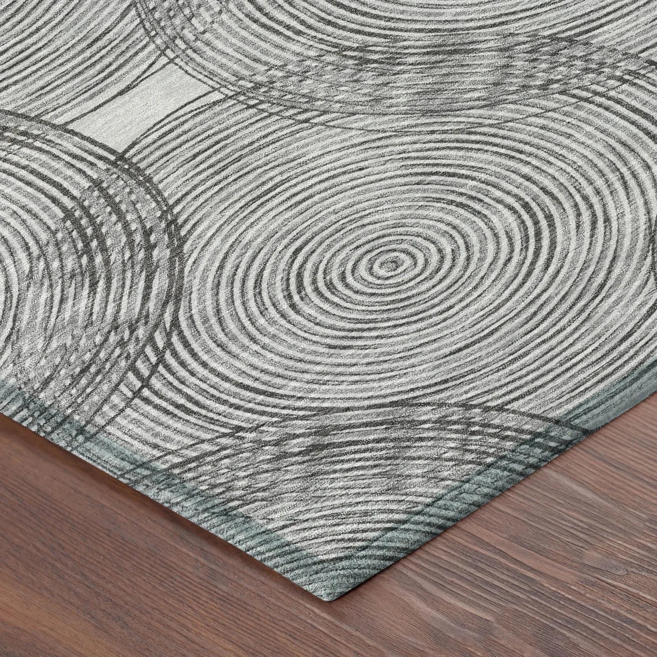 8' Silver And Ivory Round Geometric Washable Indoor Outdoor Area Rug Homeroots Outdoor