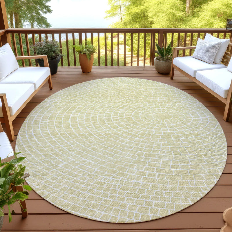 8' Wheat And Ivory Round Geometric Washable Indoor Outdoor Area Rug Homeroots Outdoor