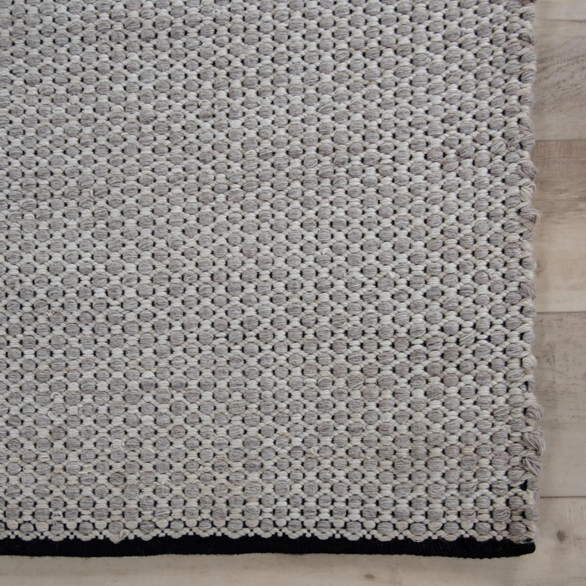 8' X 10' Beige Ivory And Black Geometric Hand Woven Area Rug With UV Protection Homeroots Home Decor