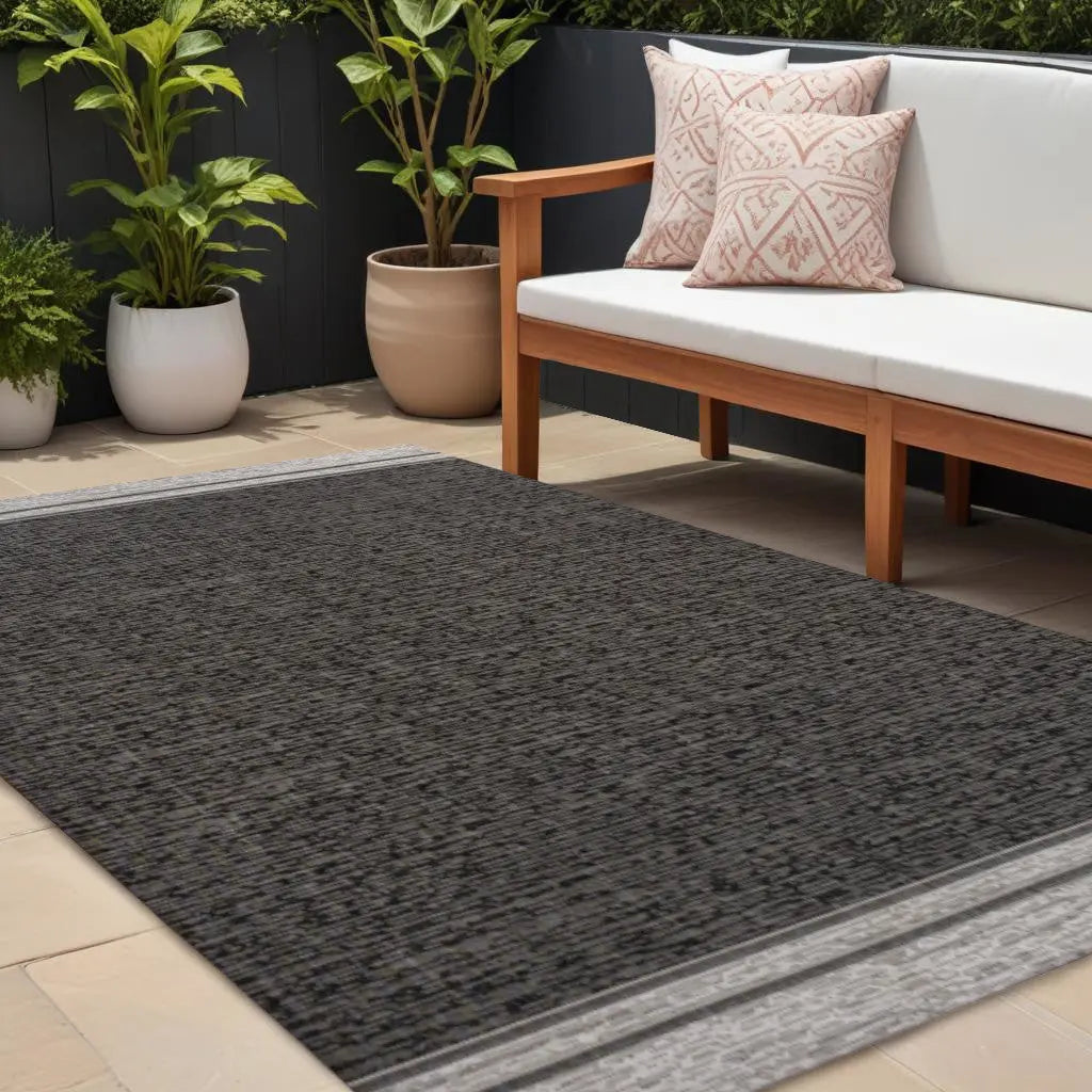 8' X 10' Black And Cream Indoor Outdoor Area Rug Homeroots Outdoor