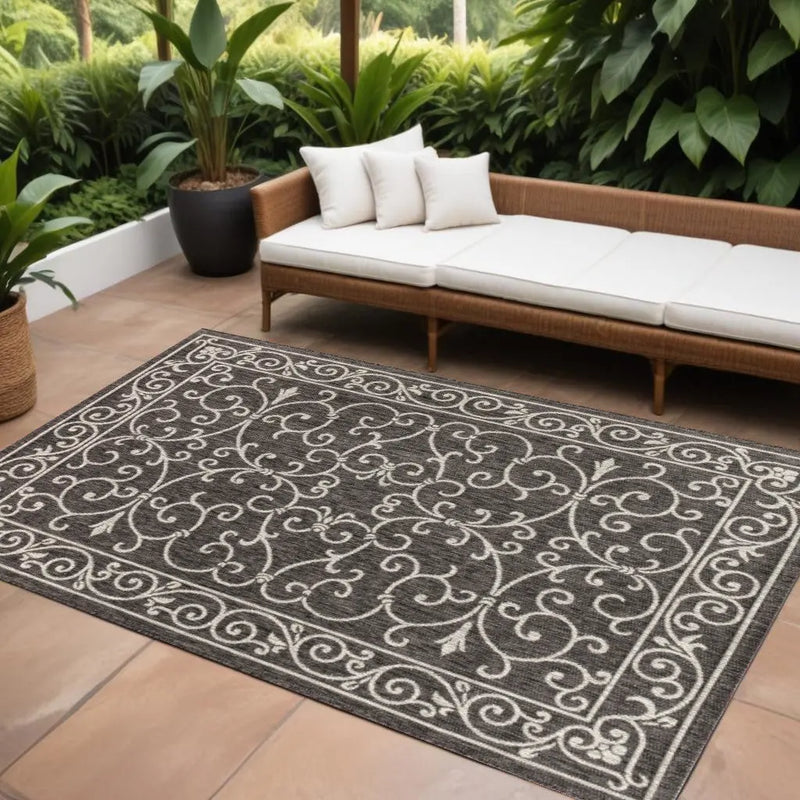 8' X 10' Black And Gray Medallion Indoor Outdoor Area Rug Homeroots Outdoor