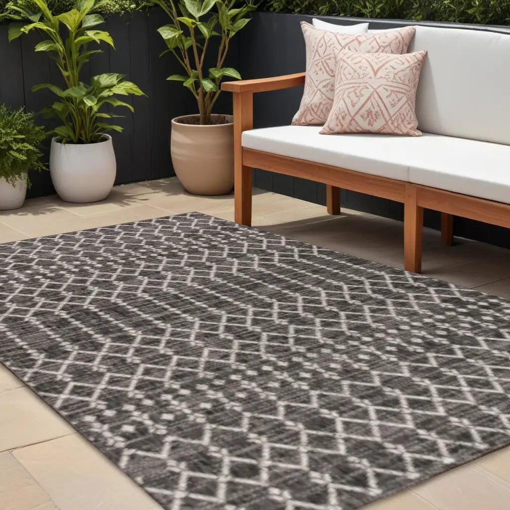 8' X 10' Black And Gray Trellis Indoor Outdoor Area Rug Homeroots Outdoor