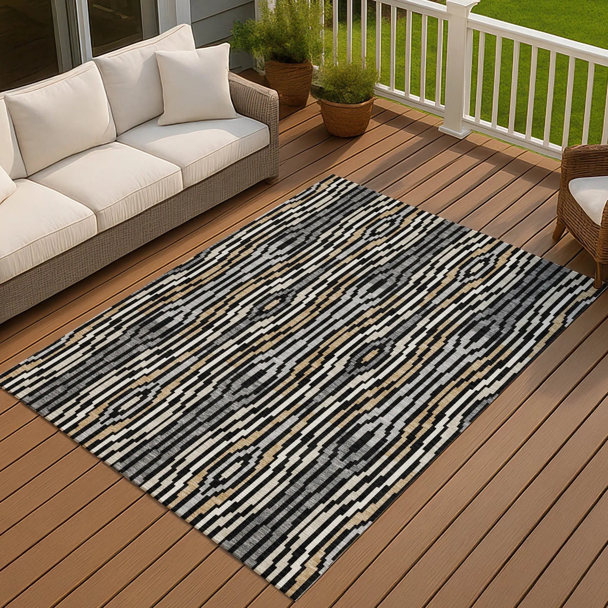 8' X 10' Black And Ivory Abstract Washable Indoor Outdoor Area Rug Homeroots Outdoor