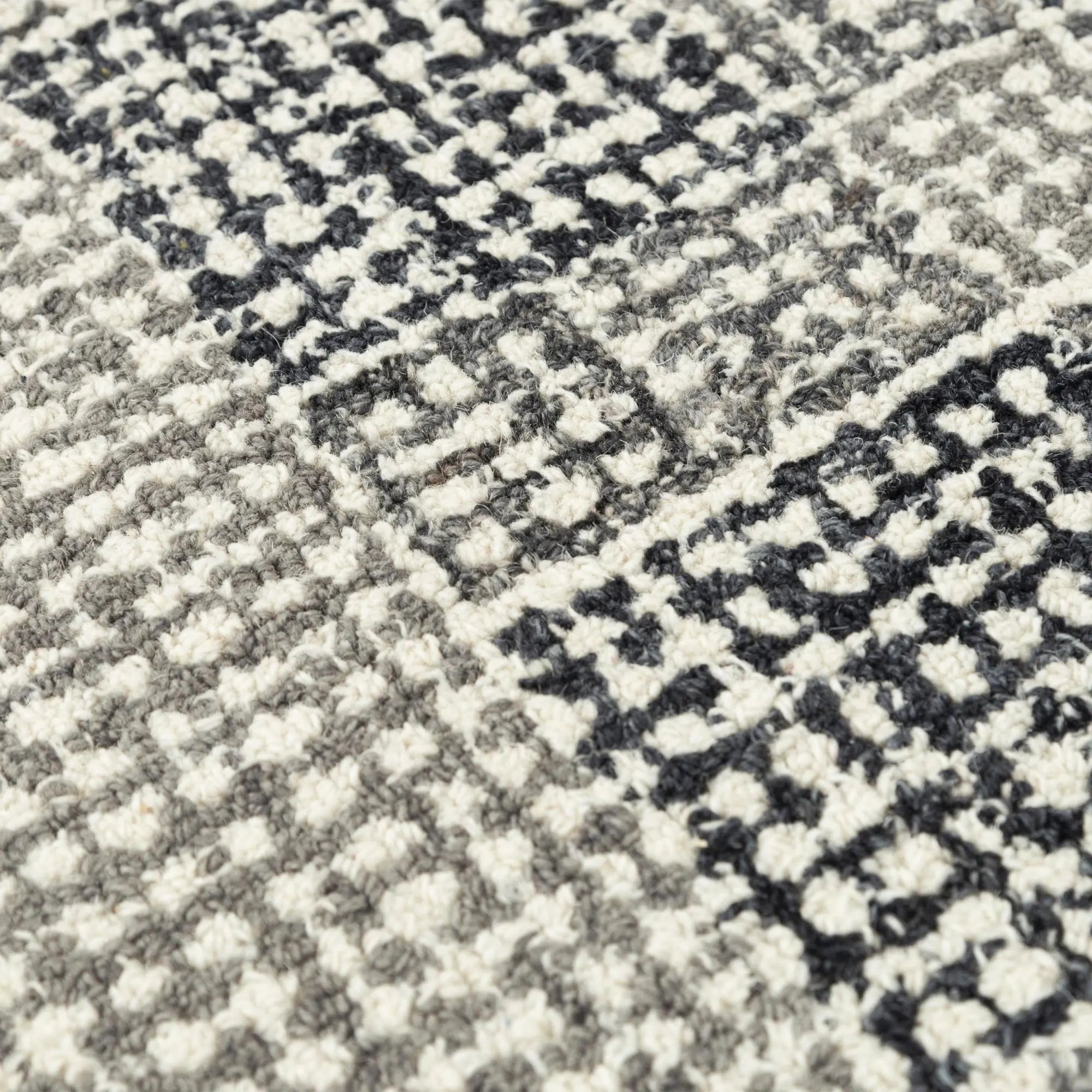 8' X 10' Charcoal And Gray Wool Checkered Hand Tufted Area Rug Homeroots Home Decor