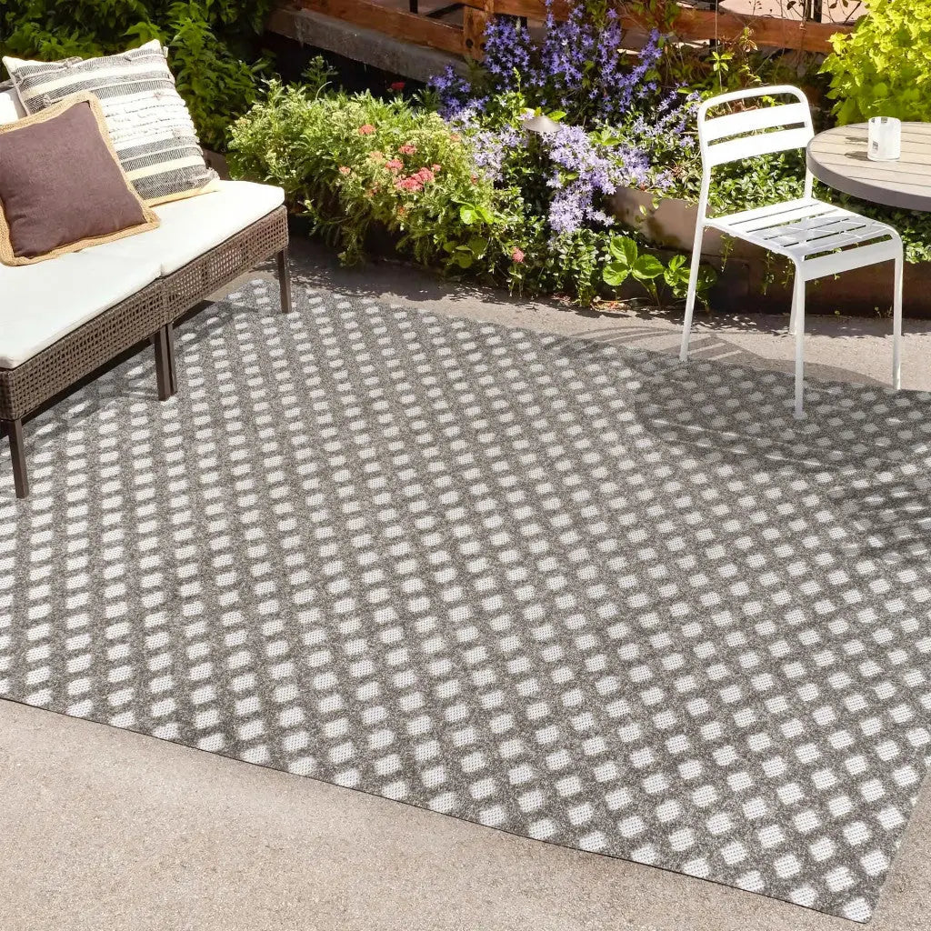 8' X 10' Dark Gray And Ivory Trellis Indoor Outdoor Area Rug - GreatEagleInc
