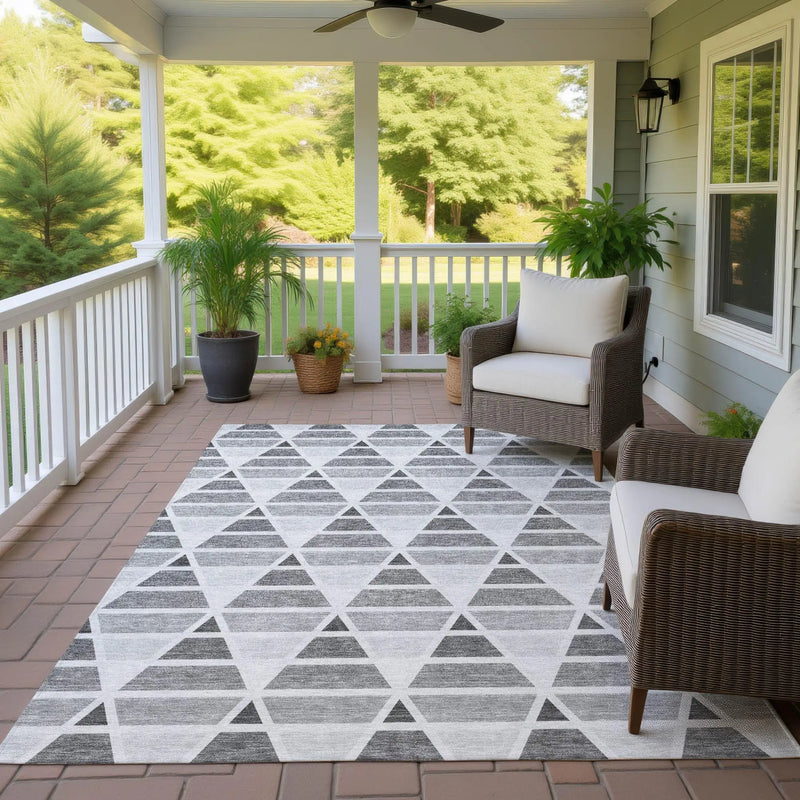 8' X 10' Gray And Silver Geometric Washable Indoor Outdoor Area Rug Homeroots Outdoor