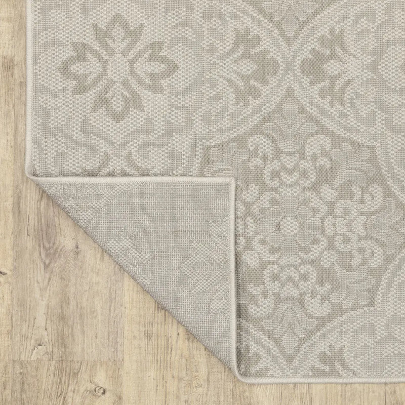 8' X 10' Gray and Ivory Floral Stain Resistant Indoor Outdoor Area Rug Homeroots Outdoor