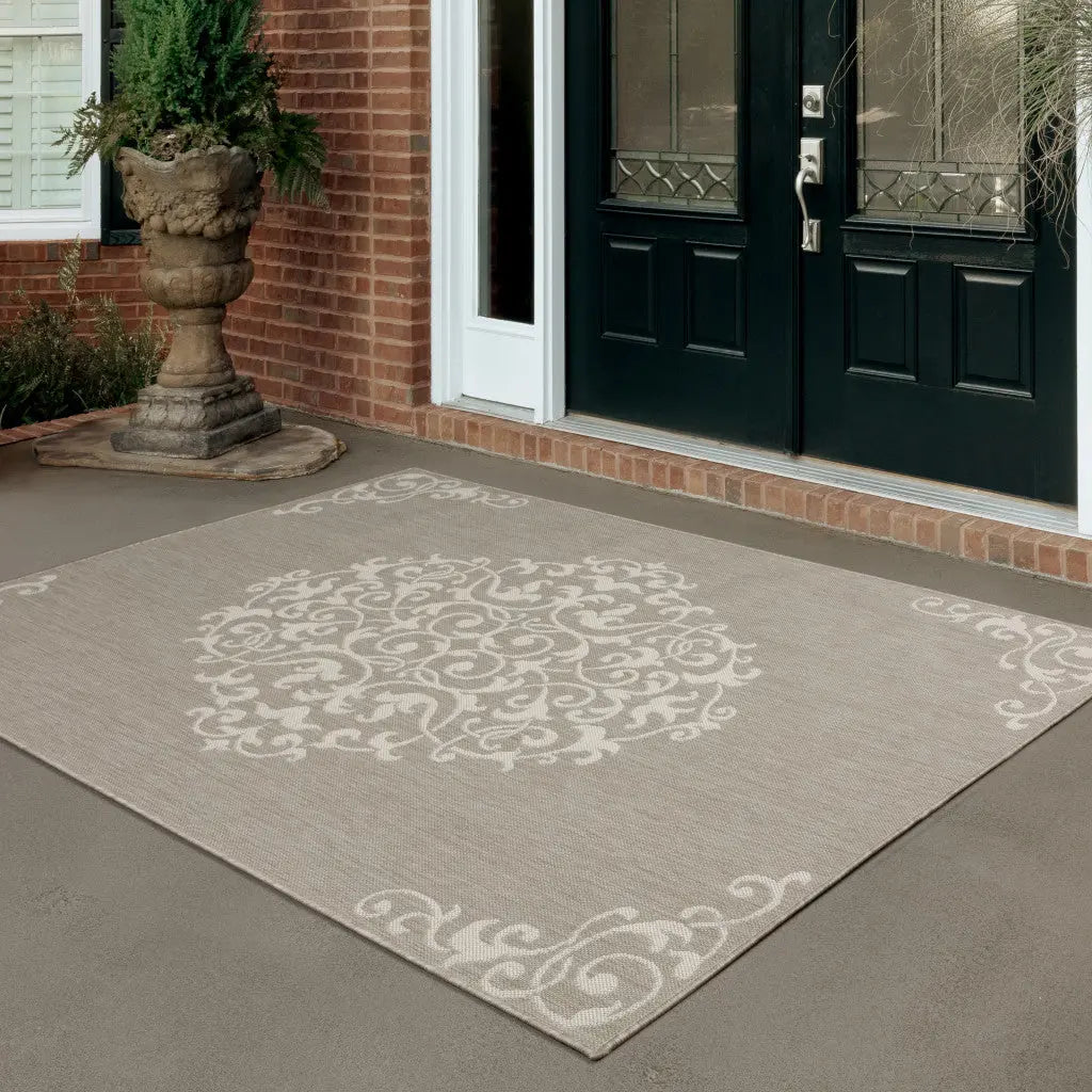 8' X 10' Gray and Ivory Oriental Stain Resistant Indoor Outdoor Area Rug Homeroots Outdoor