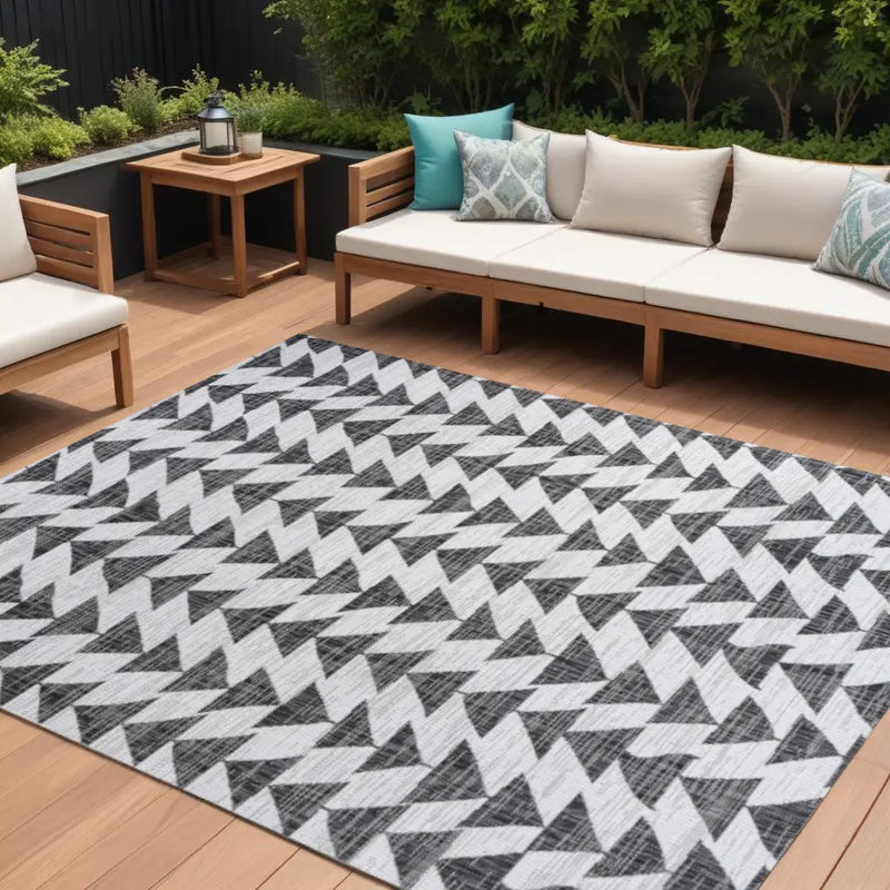 8' X 10' Ivory And Black Geometric Indoor Outdoor Area Rug Homeroots Outdoor
