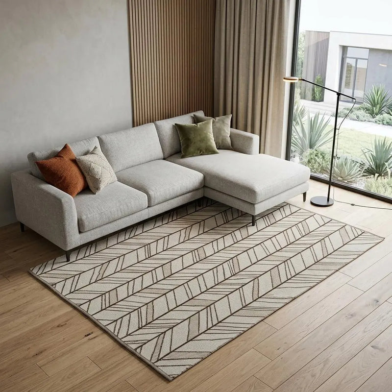 8' X 10' Ivory And Brown Wool Chevron Hand Woven Area Rug Homeroots Home Decor