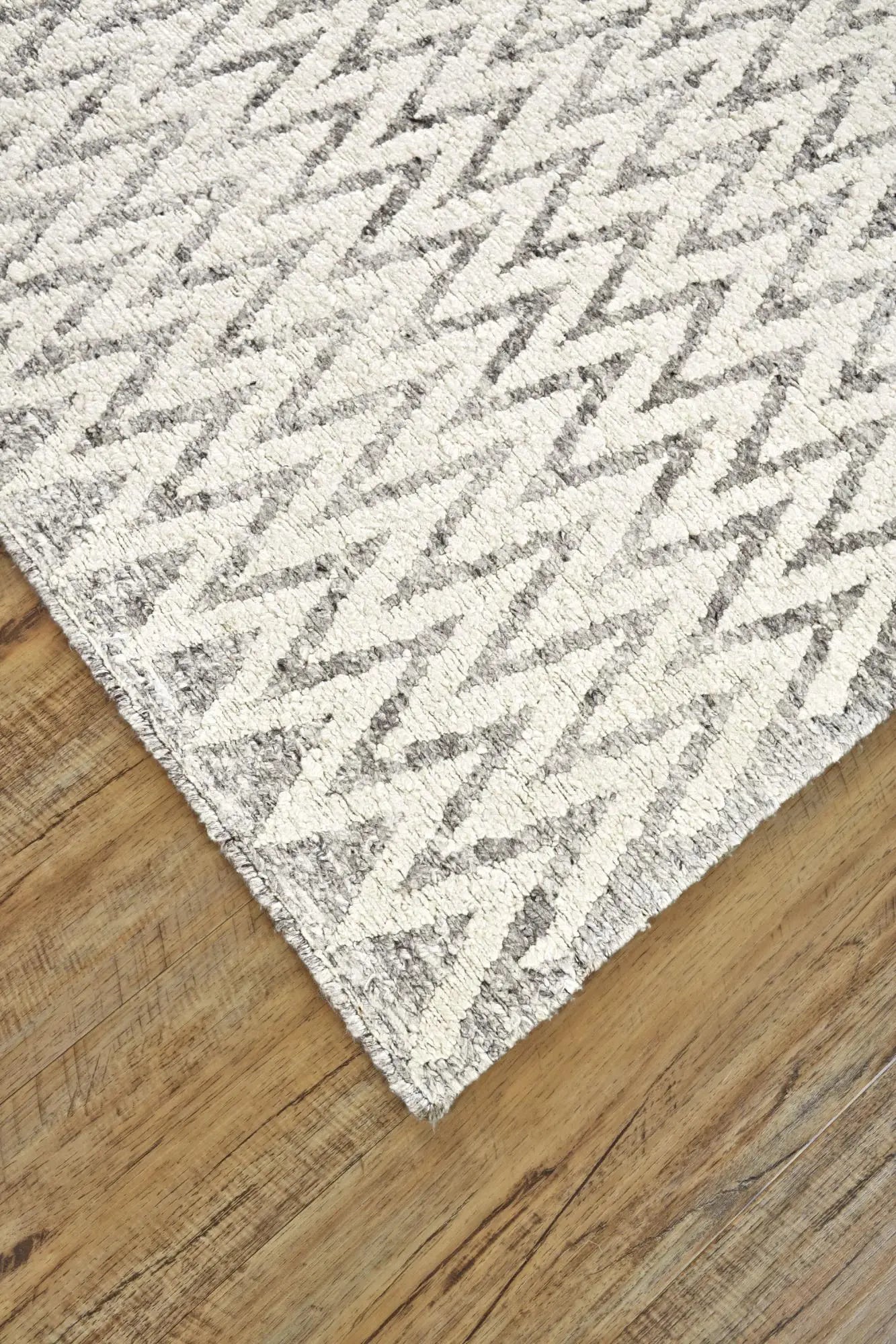 8' X 10' Ivory And Gray Abstract Hand Knotted Area Rug Homeroots Home Decor