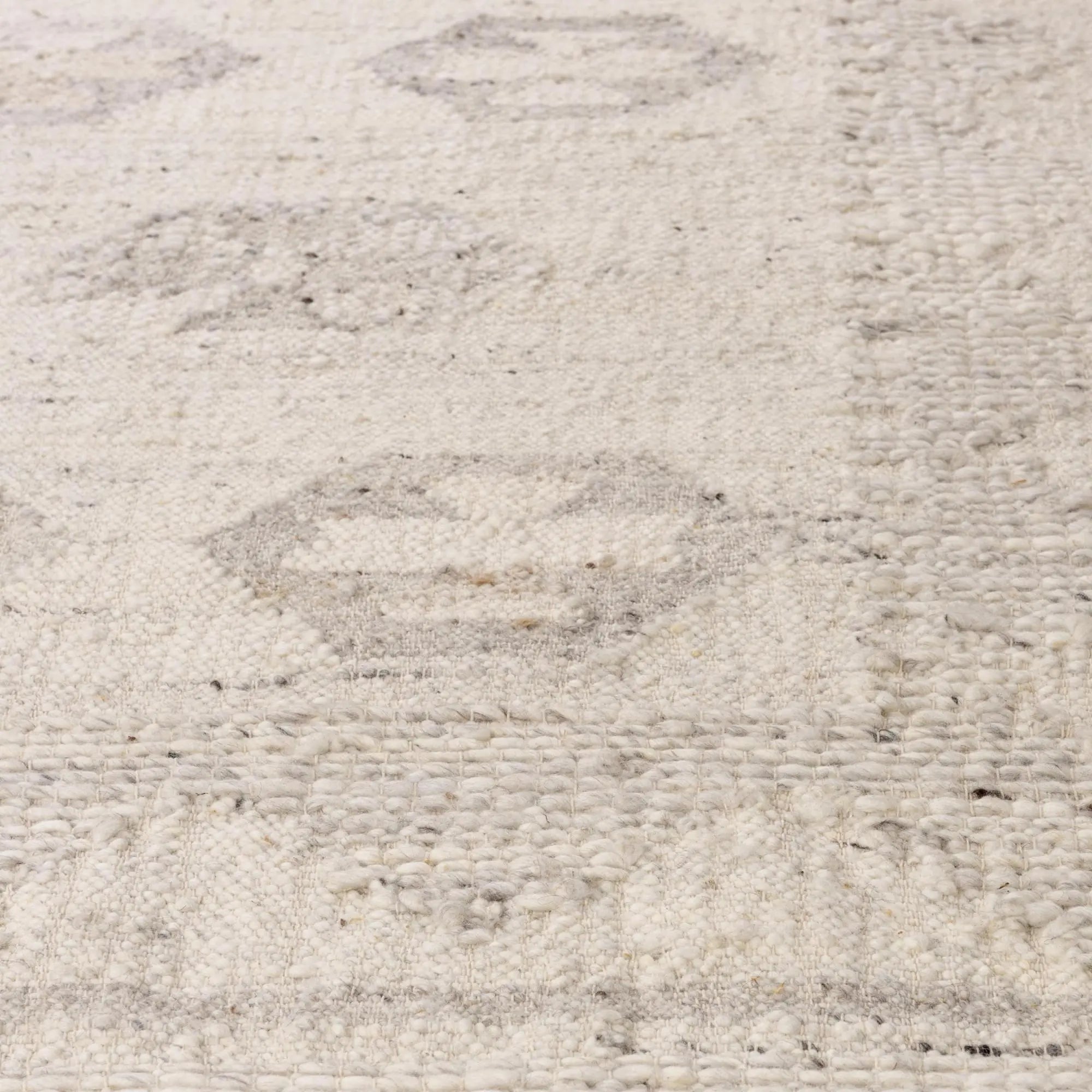 8' X 10' Ivory And Light Gray Wool Tribal Hand Woven Area Rug Homeroots Home Decor