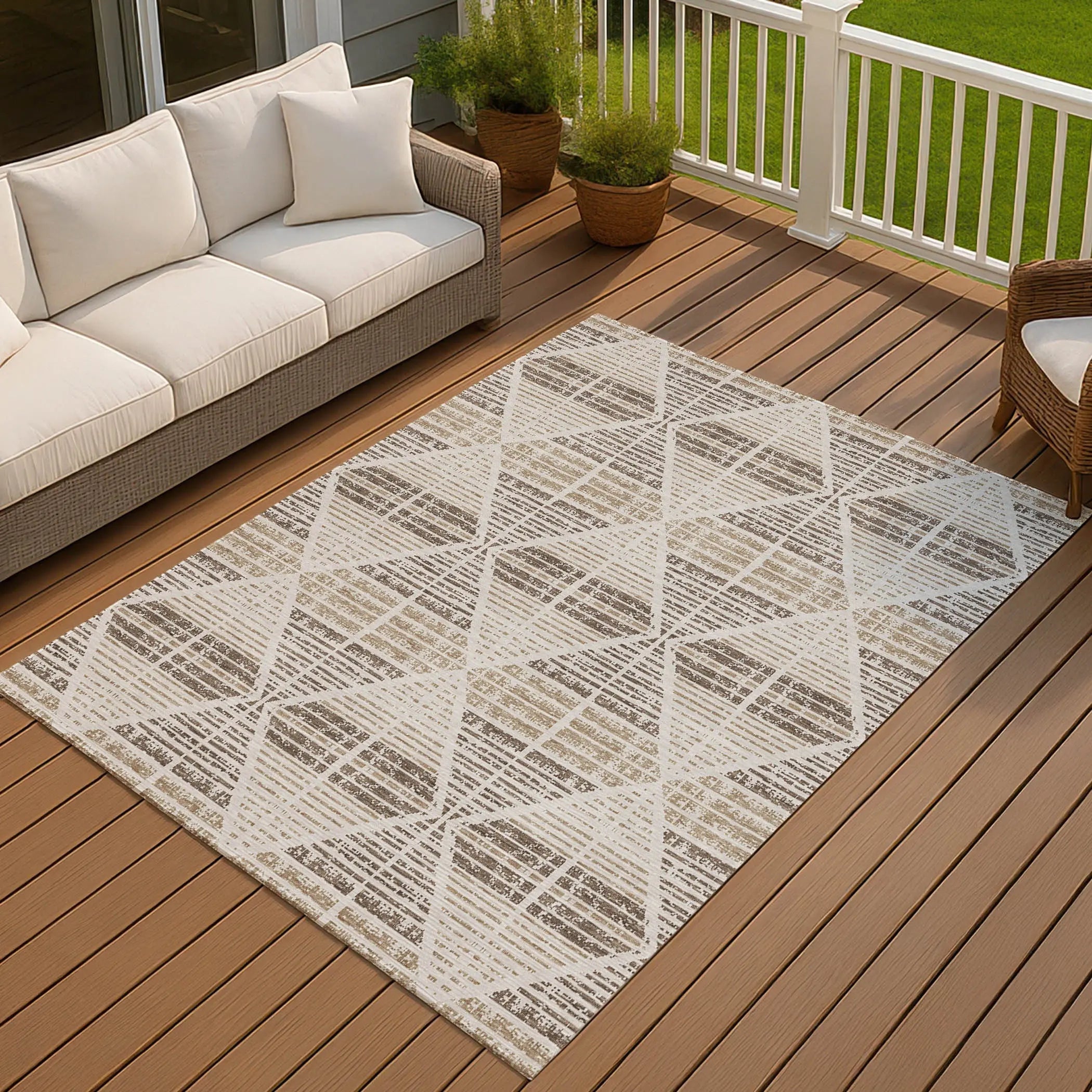 8' X 10' Pearl And Navy Blue Geometric Washable Indoor Outdoor Area Rug Homeroots Outdoor