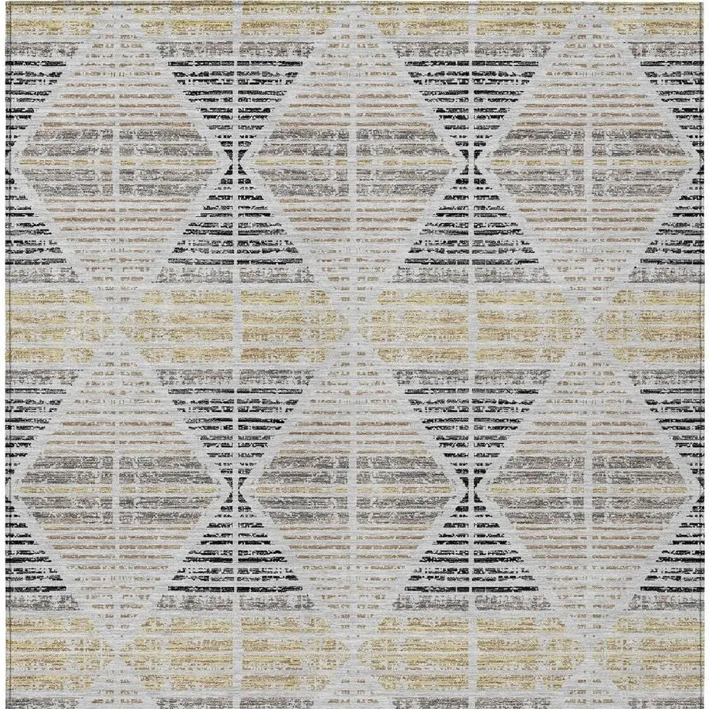 8' X 10' Silver And Beige Geometric Washable Indoor Outdoor Area Rug Homeroots Outdoor