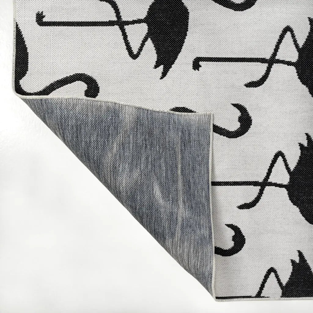 8' X 10' White And Black Animal Print Indoor Outdoor Area Rug Homeroots Outdoor