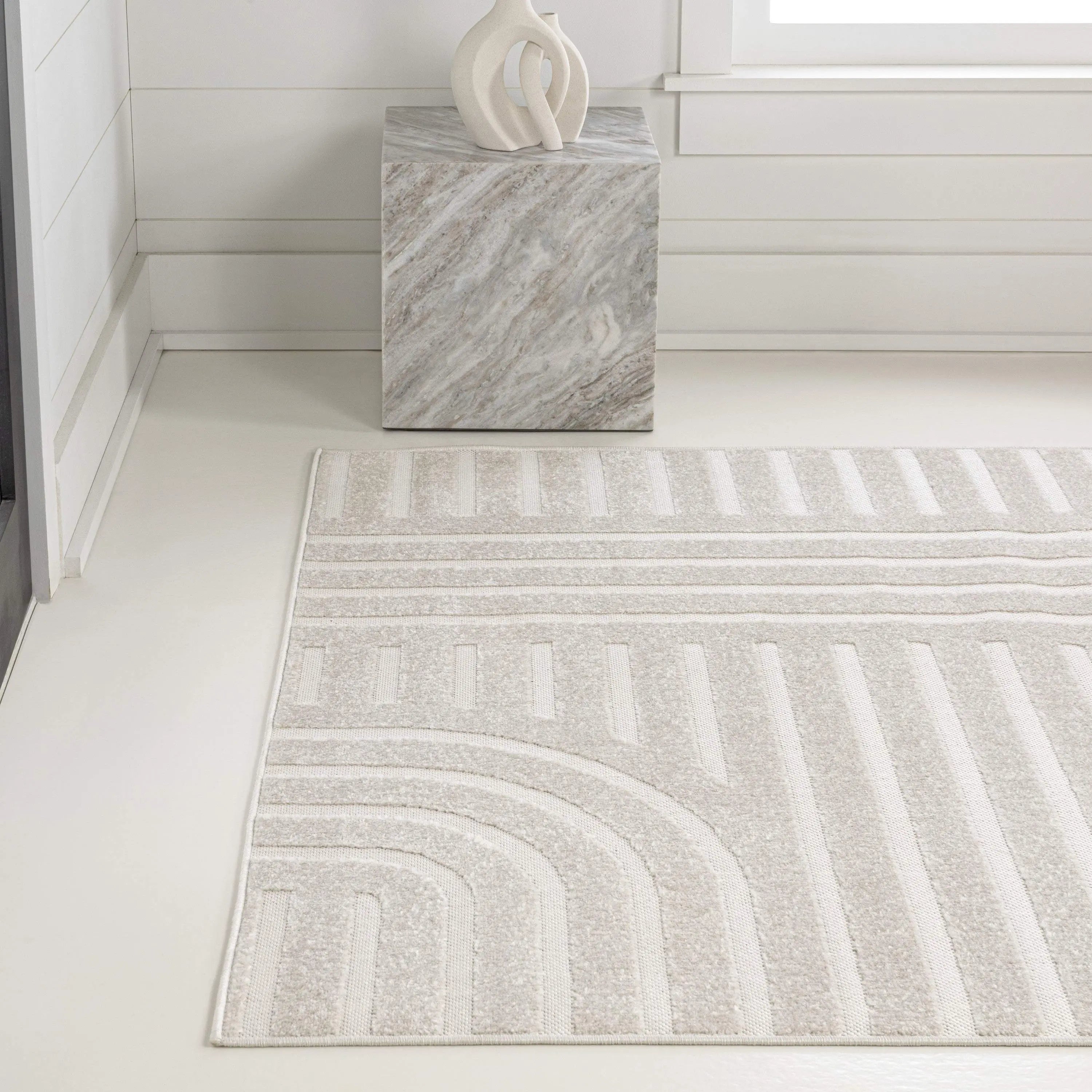 8' X 10' White And Cream Striped Indoor Outdoor Area Rug - GreatEagleInc