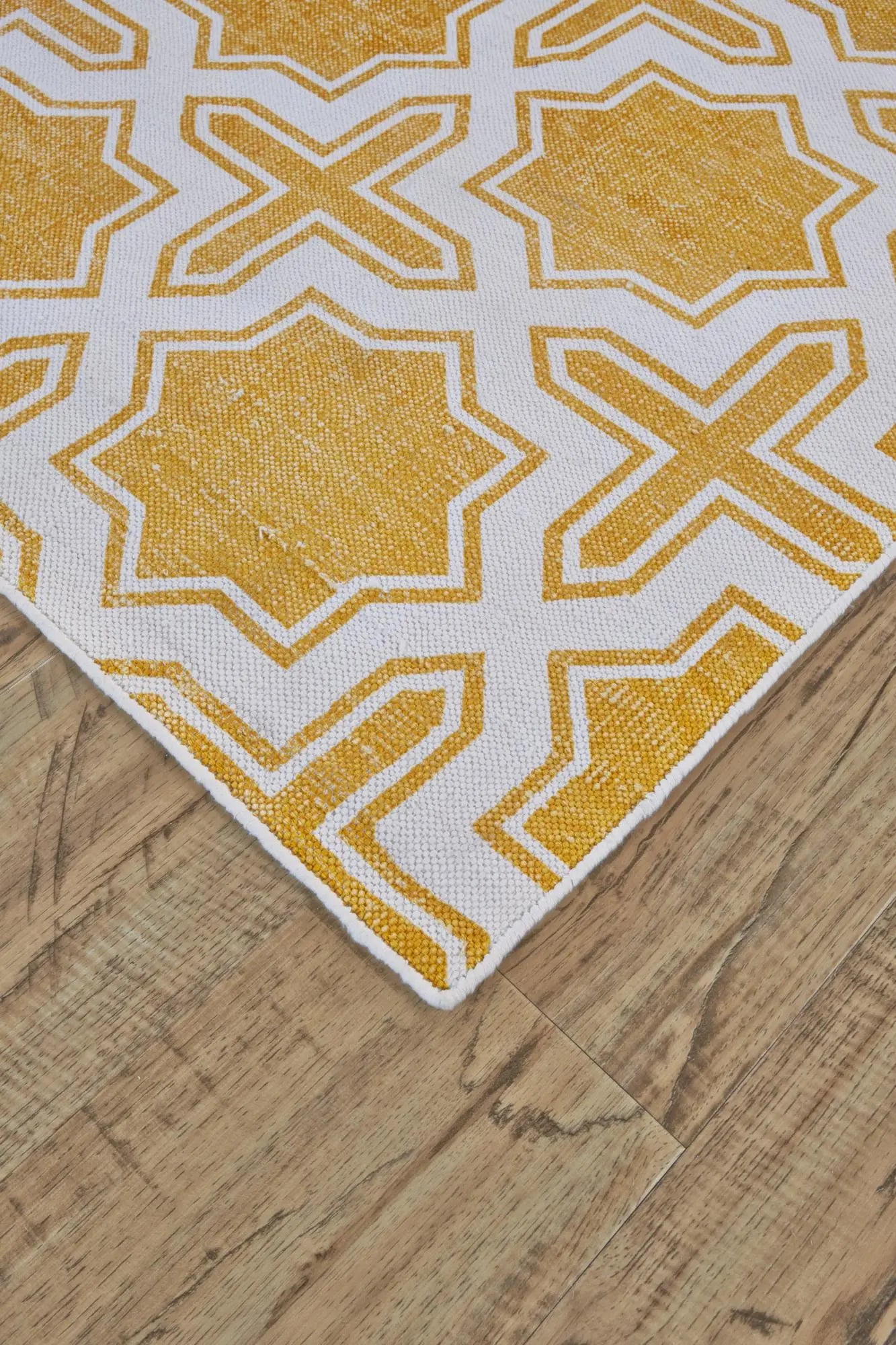 8' X 10' Yellow And White Geometric Hand Woven Area Rug Homeroots Home Decor