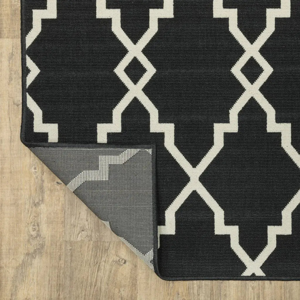 8' X 11' Black And Ivory Indoor Outdoor Area Rug Homeroots Outdoor
