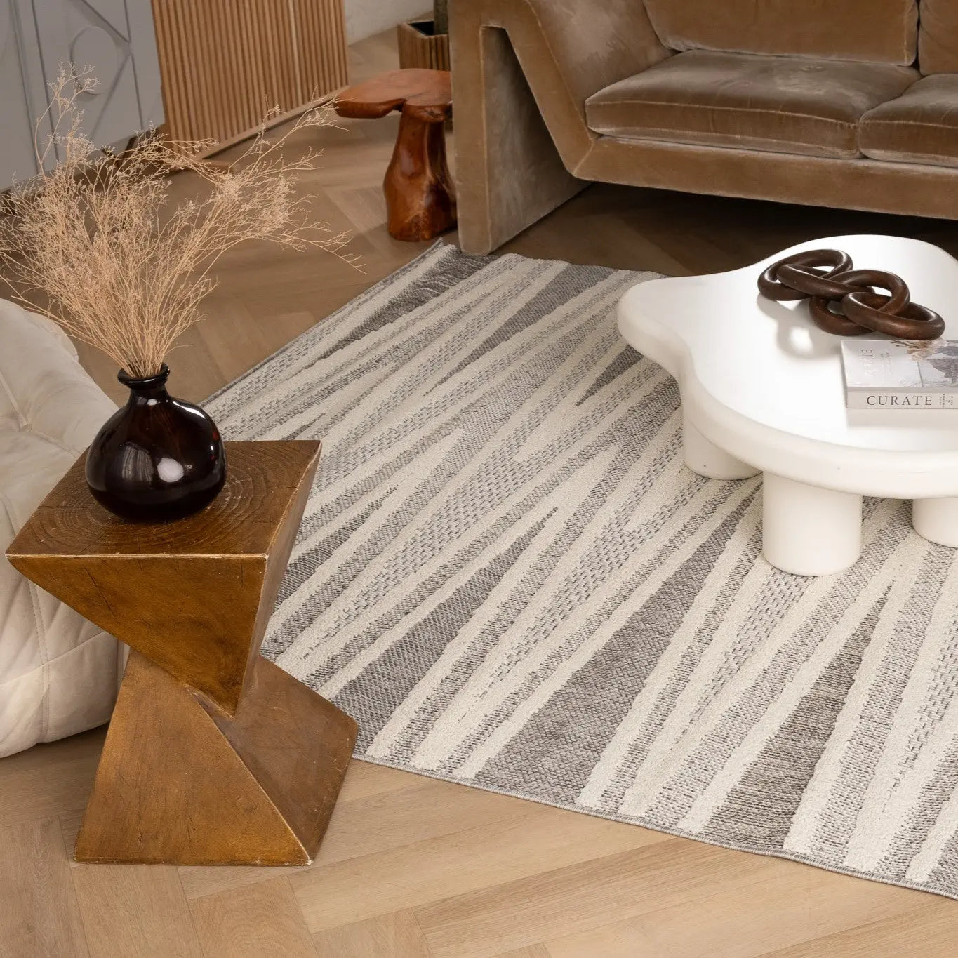 8' X 11' Gray And Beige Abstract Area Rug Homeroots Home Decor