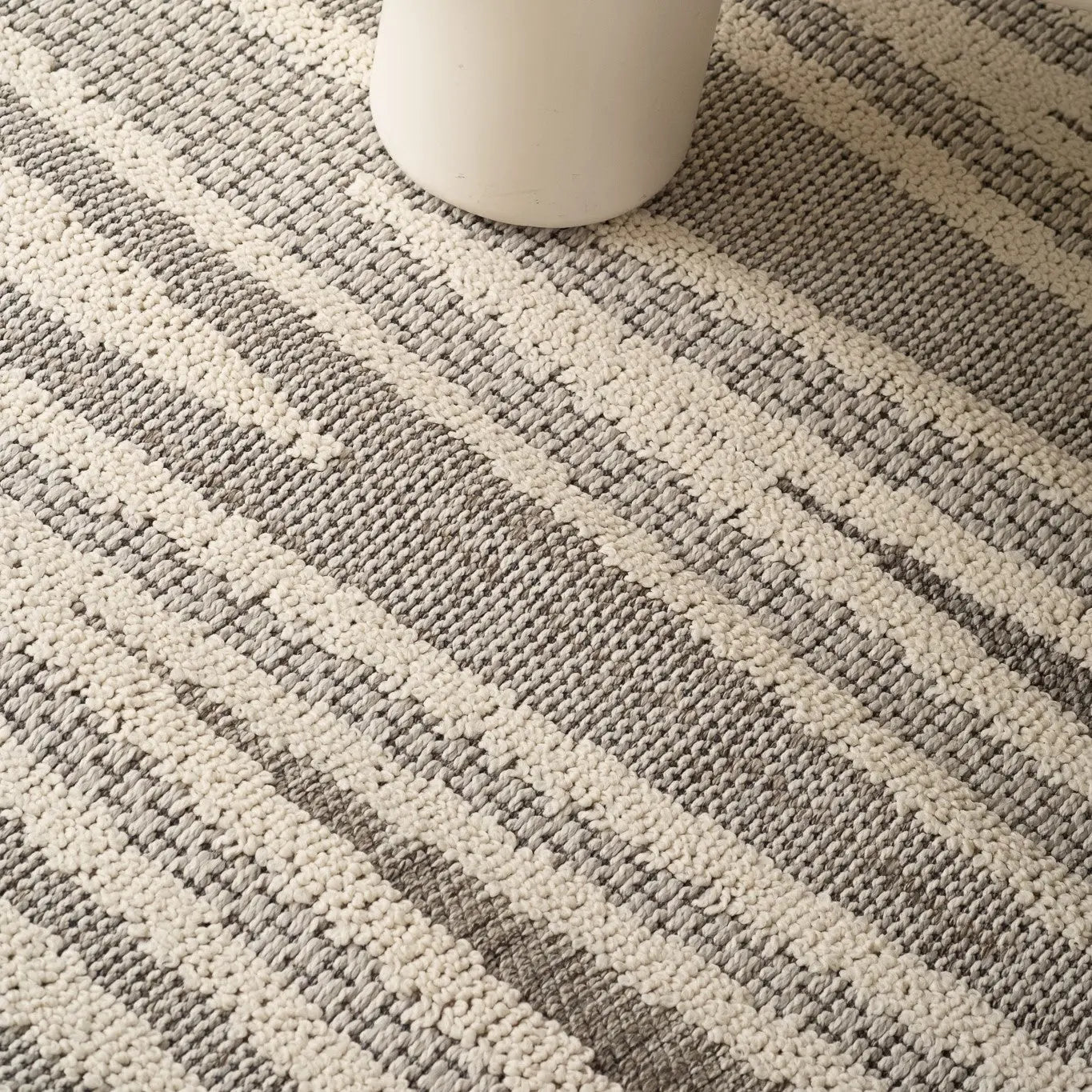 8' X 11' Gray And Beige Abstract Area Rug Homeroots Home Decor