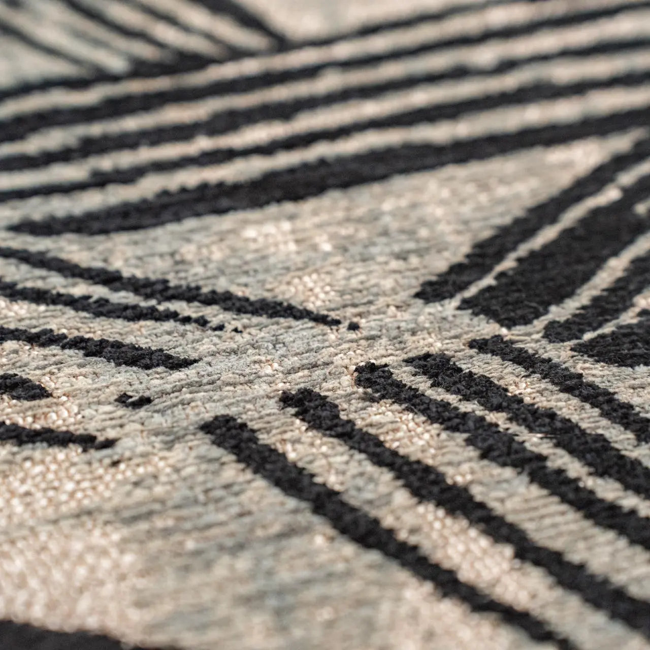 8' X 11' Gray And White Abstract Washable Area Rug With UV Protection Homeroots Home Decor