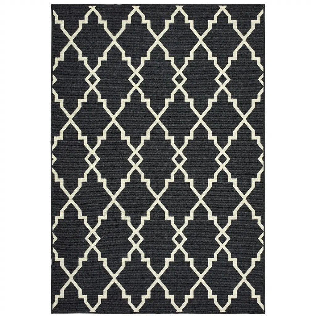 8' X 13' Black And Ivory Indoor Outdoor Area Rug Homeroots Outdoor