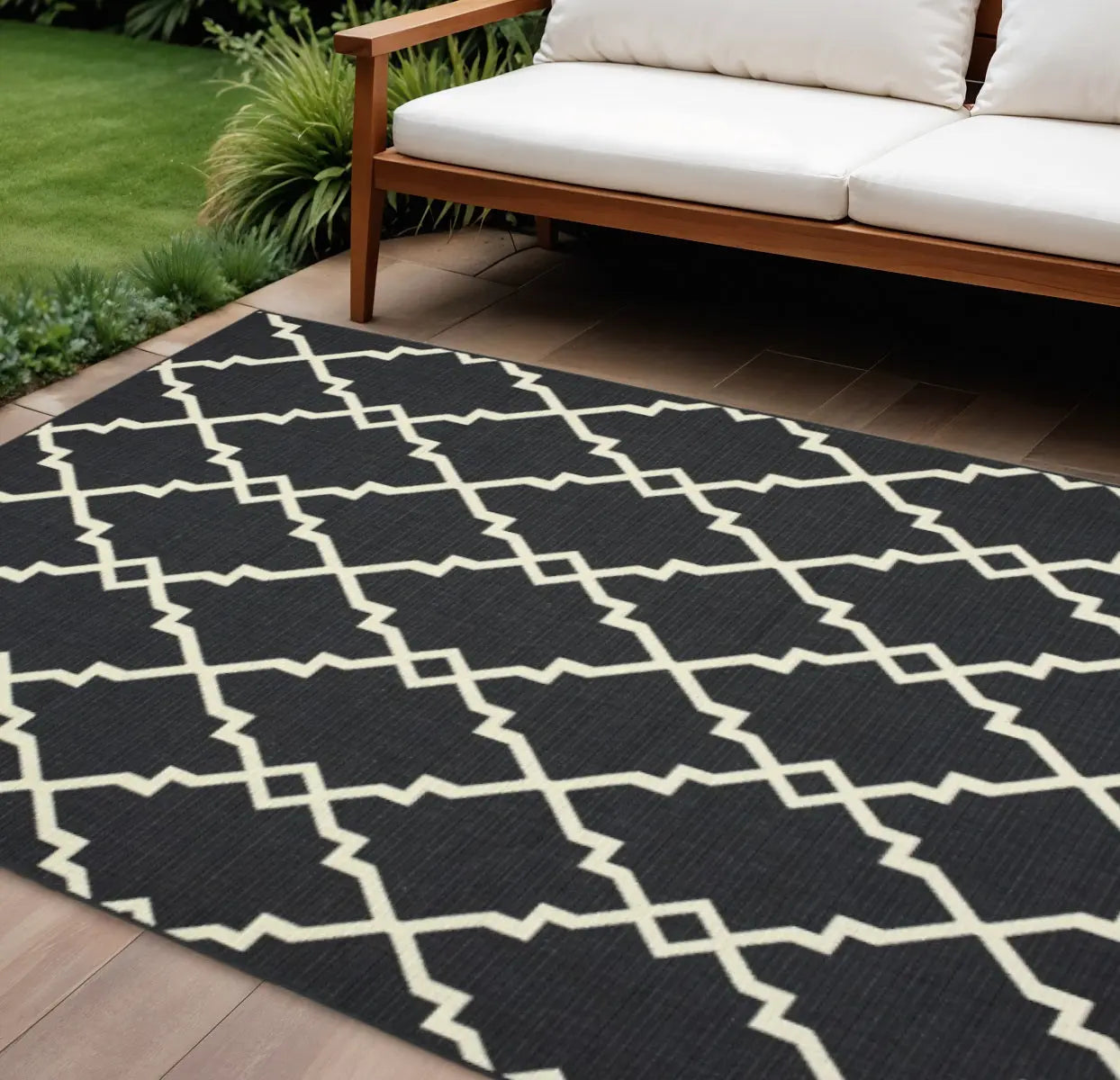 8' X 13' Black And Ivory Indoor Outdoor Area Rug Homeroots Outdoor