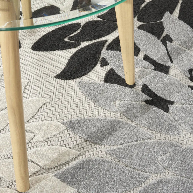 8' X 8' Black And White Indoor Outdoor Area Rug - GreatEagleInc