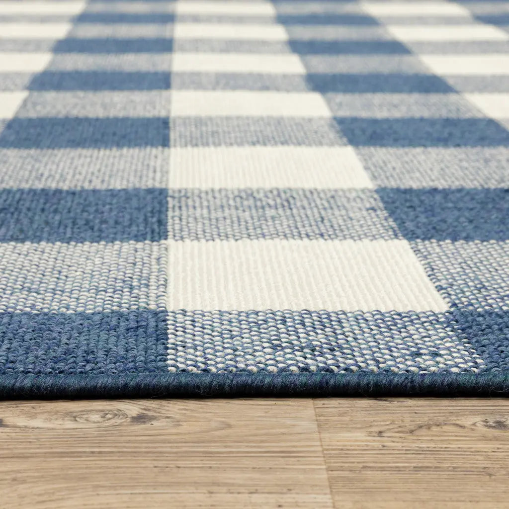 8' X 8' Blue and Ivory Round Geometric Stain Resistant Indoor Outdoor Area Rug Homeroots Outdoor