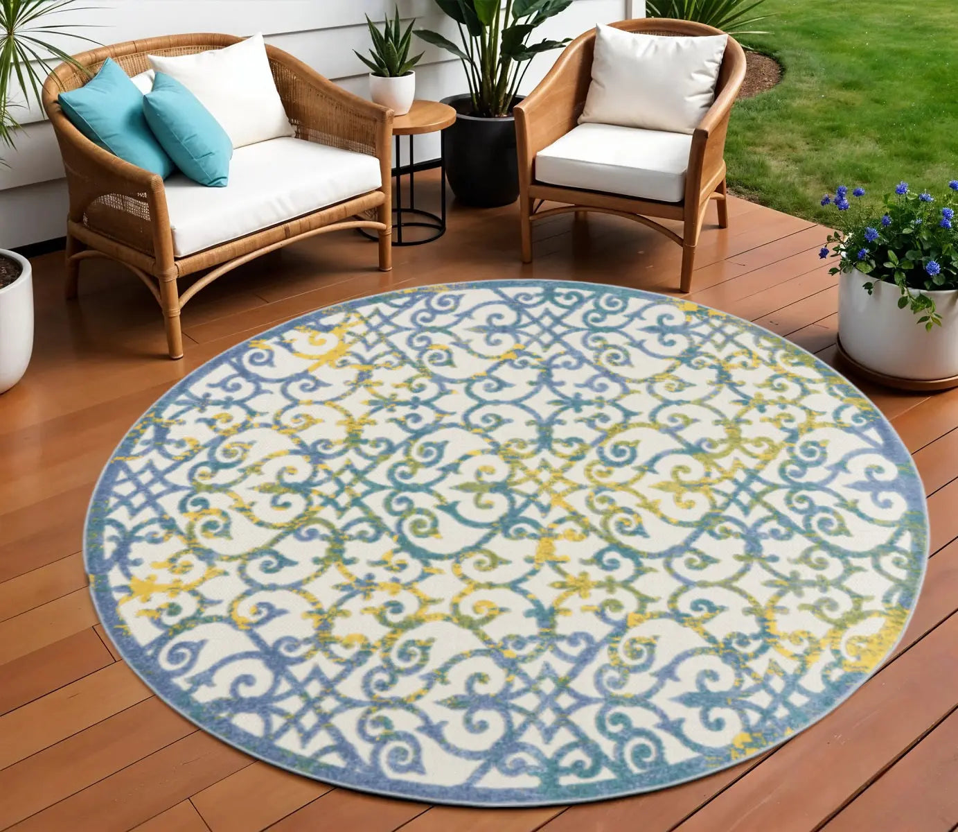 8' X 8' Ivory And Blue Round Indoor Outdoor Area Rug Homeroots Outdoor