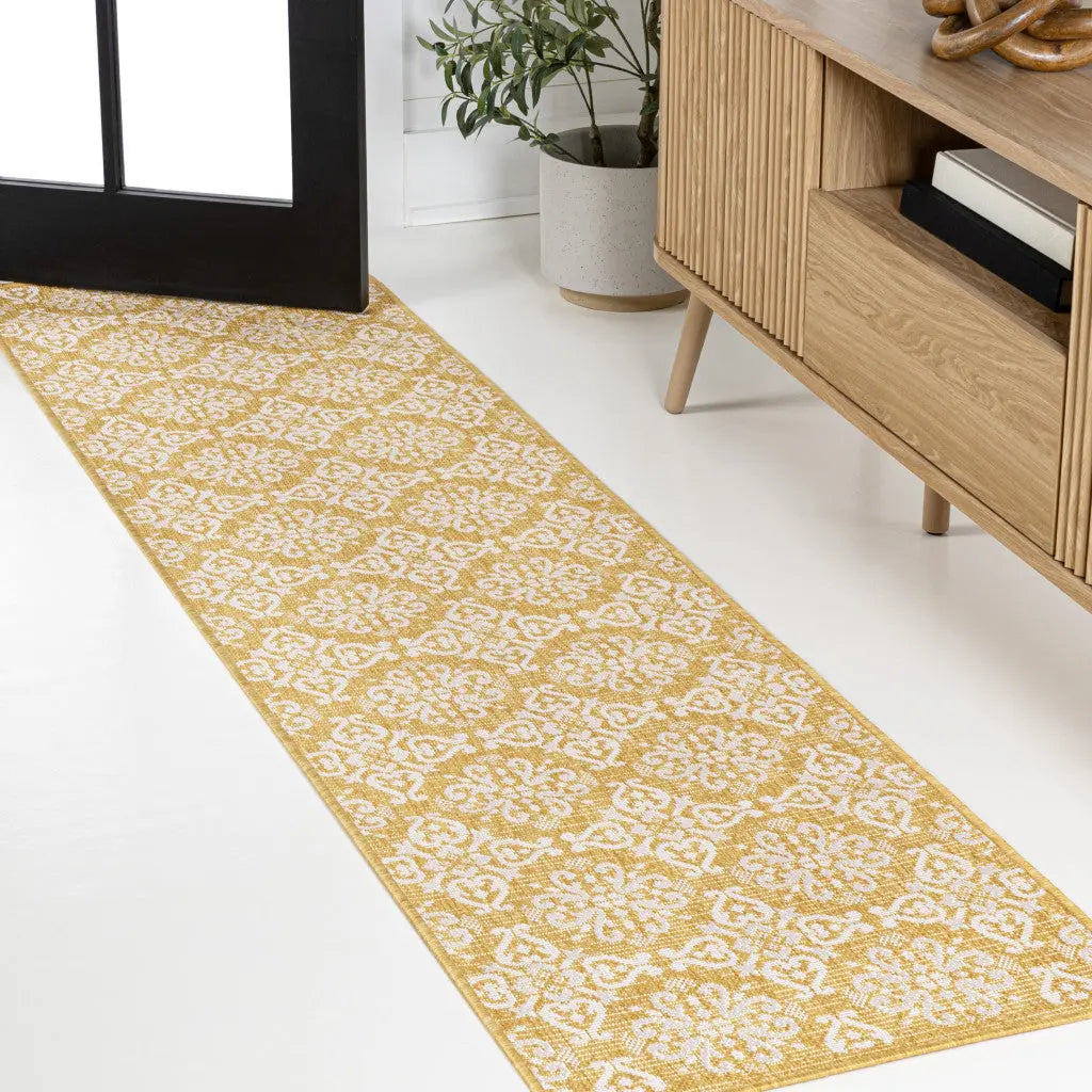8' Yellow And Cream Floral Indoor Outdoor Runner Rug Homeroots Outdoor