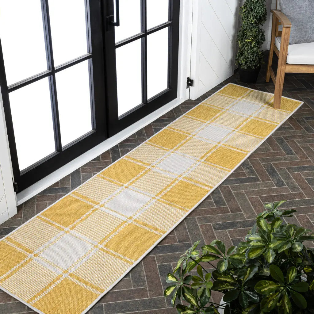 8' Yellow And Cream Gingham Indoor Outdoor Runner Rug Homeroots Outdoor