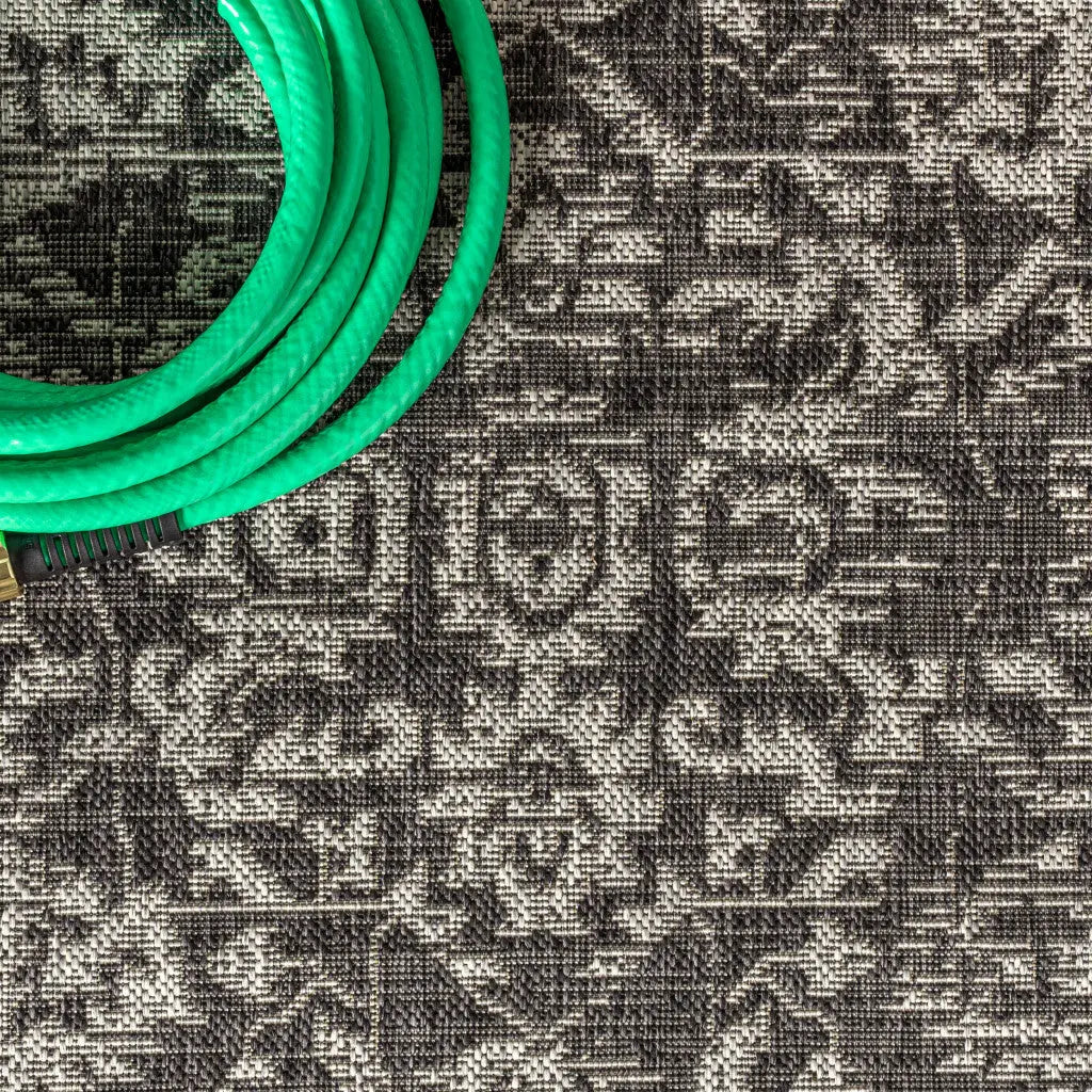 9' Black And Gray Round Medallion Indoor Outdoor Area Rug Homeroots Outdoor