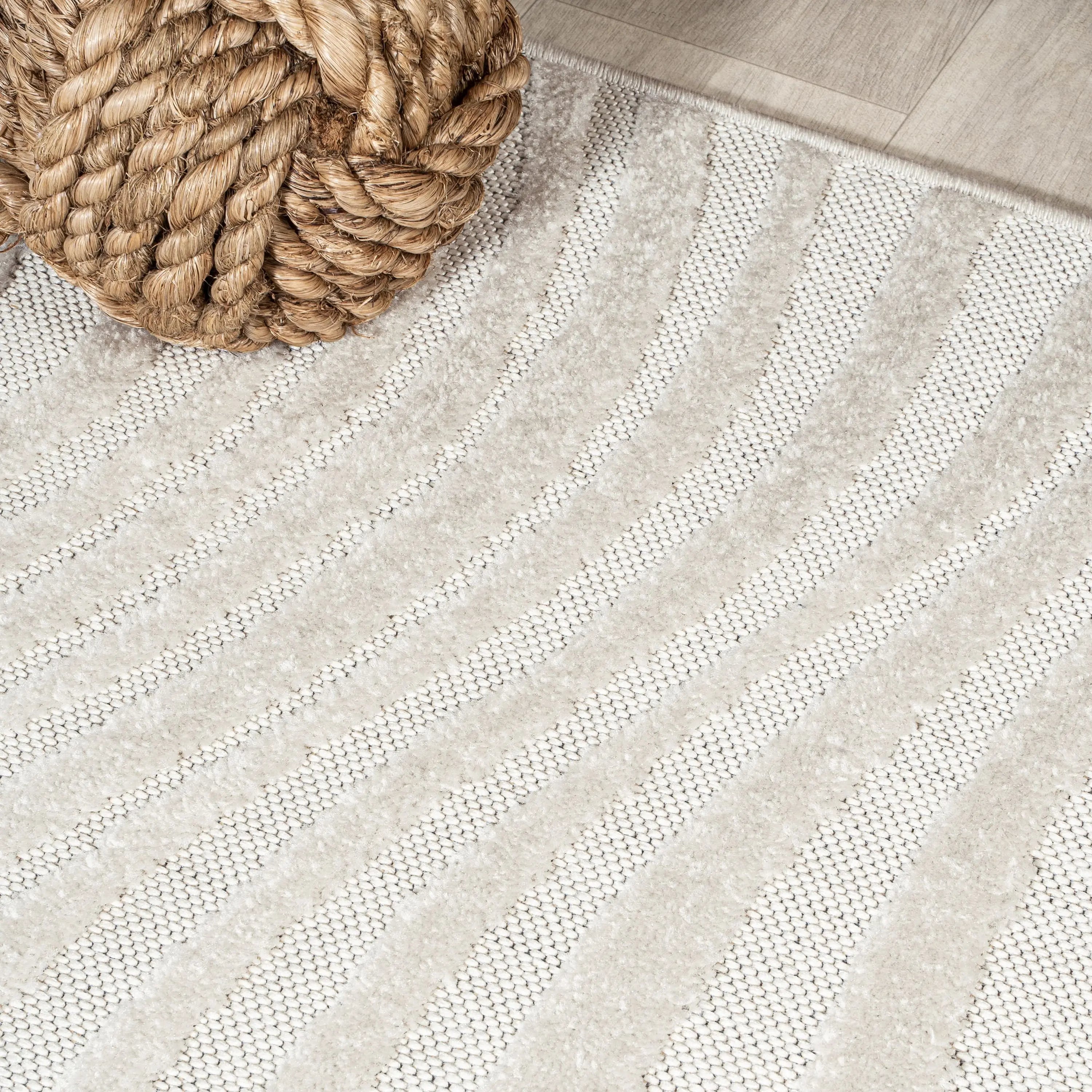 9' Cream And Ivory Round Abstract Indoor Outdoor Area Rug Homeroots Outdoor