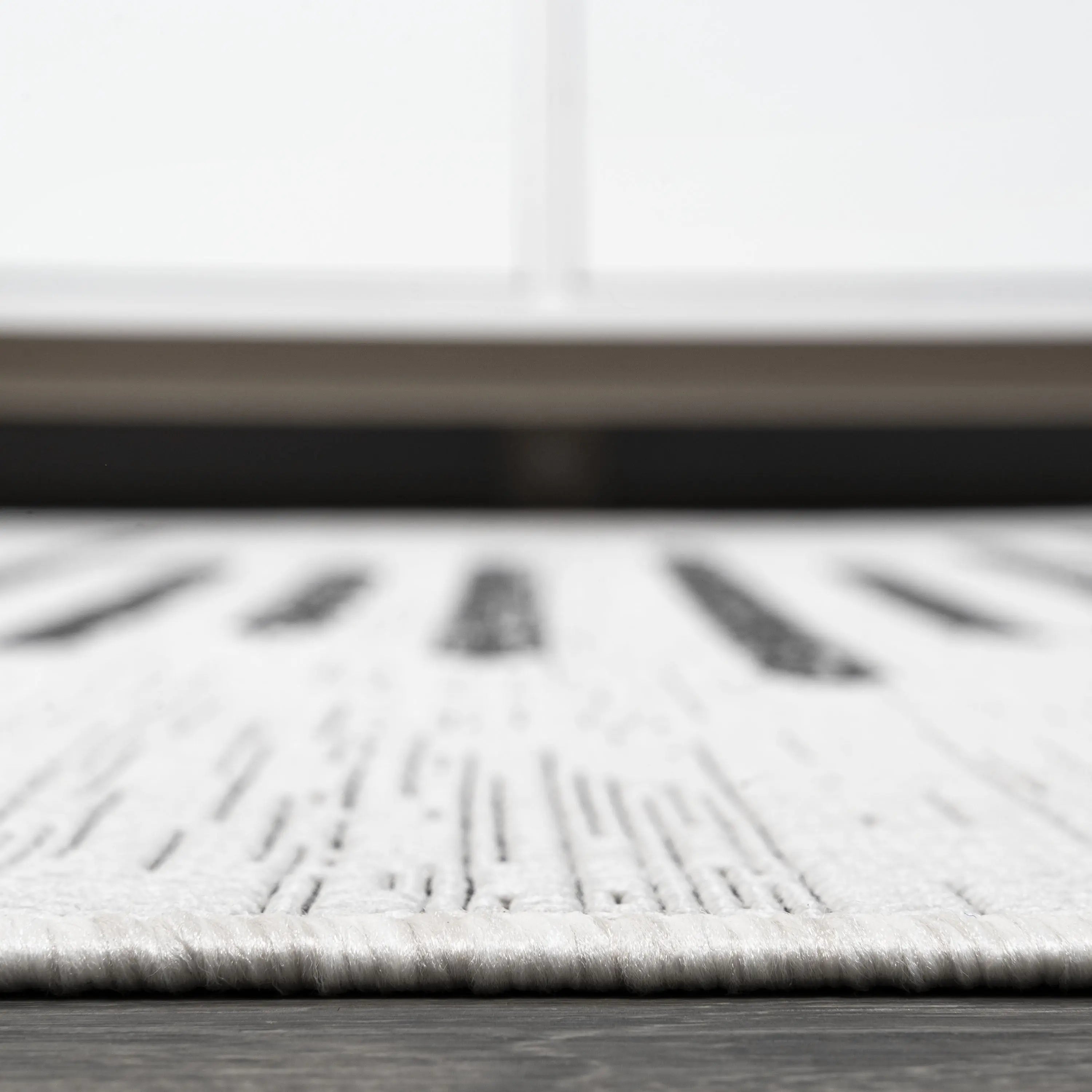 9' Ivory And Black Round Striped Indoor Outdoor Area Rug - GreatEagleInc