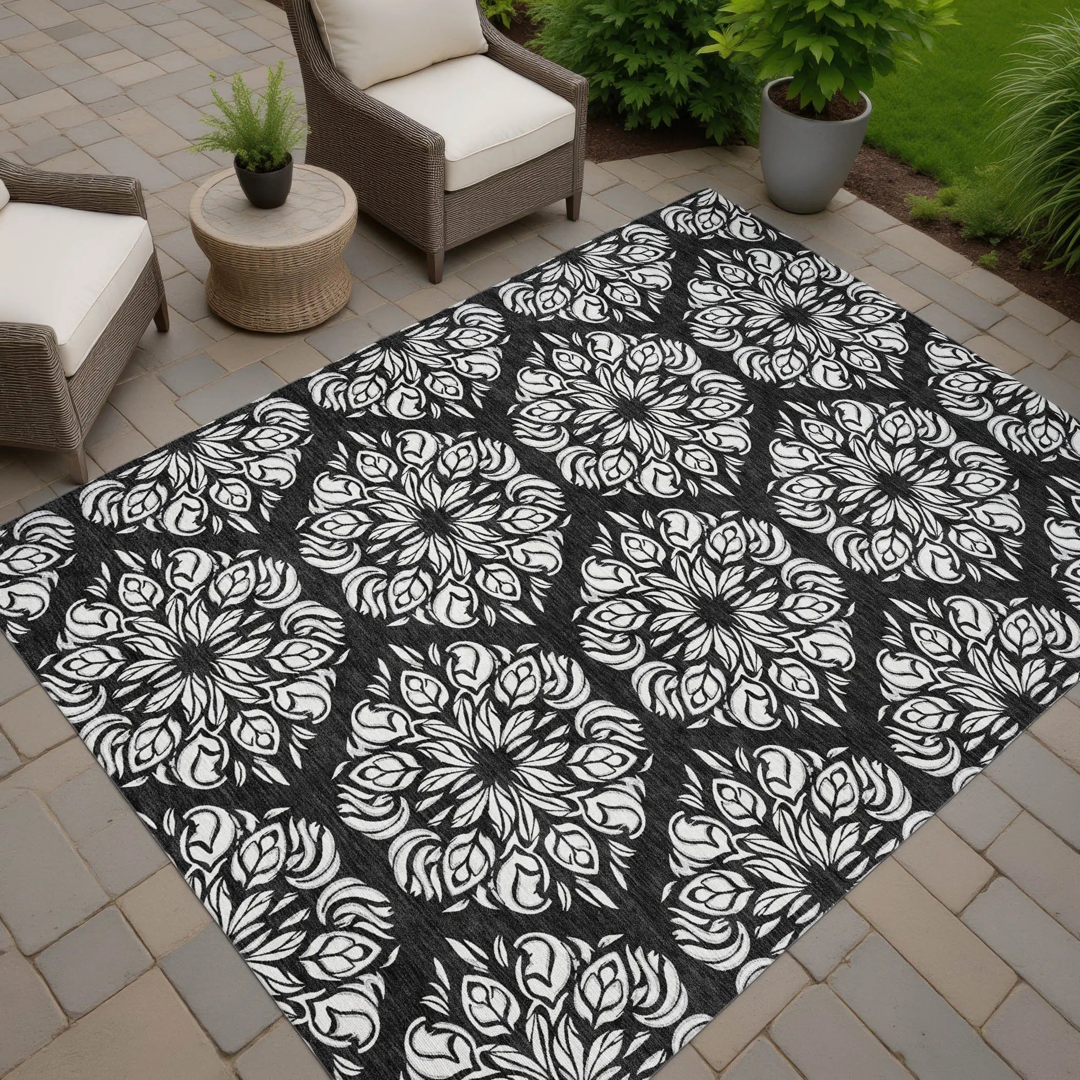 9' X 12' Black And Ivory Damask Washable Indoor Outdoor Area Rug Homeroots Outdoor
