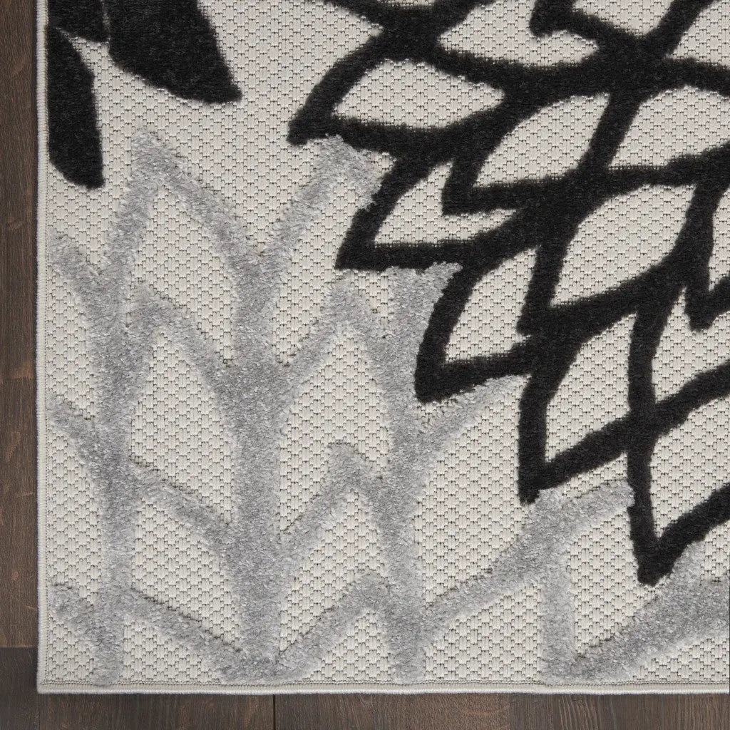 9' X 12' Black And White Indoor Outdoor Area Rug - GreatEagleInc