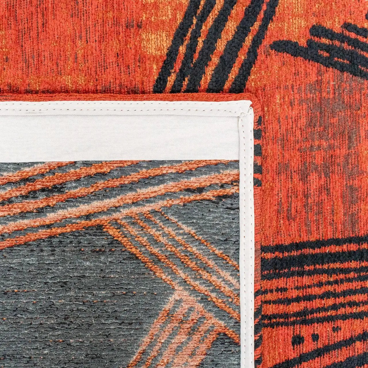 9' X 13' Red And White Abstract Washable Area Rug With UV Protection Homeroots Home Decor