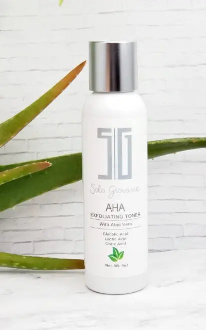 AHA and Aloe Exfoliating Toner Solo Giovane