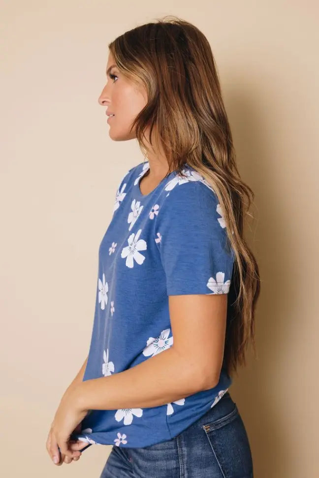 Aisha Short Sleeve Floral Tee Stay Warm in Style