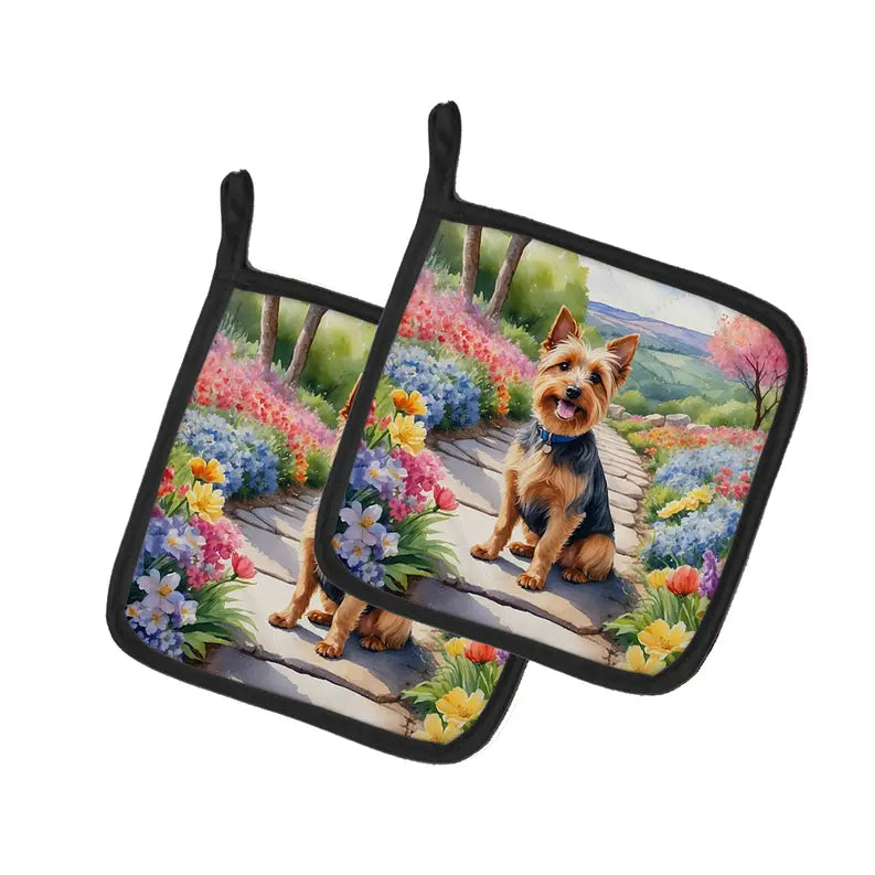 American Eskimo Spring Garden Pair of Pot Holders Caroline's Treasures