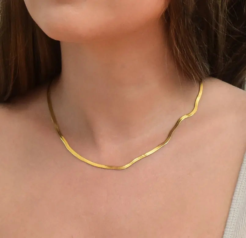 BECCA GOLD SNAKE CHAIN NECKLACE Mai Desiree