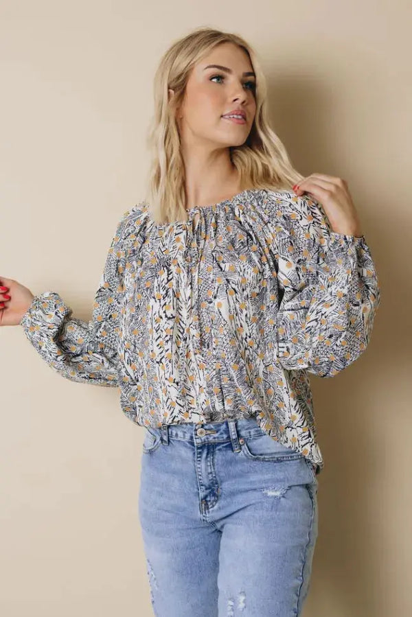 Beth Abstract Blouse Stay Warm in Style