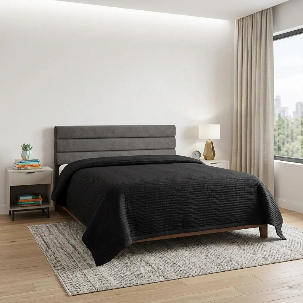Black Geometric Queen Quilt Homeroots Bed & Bath