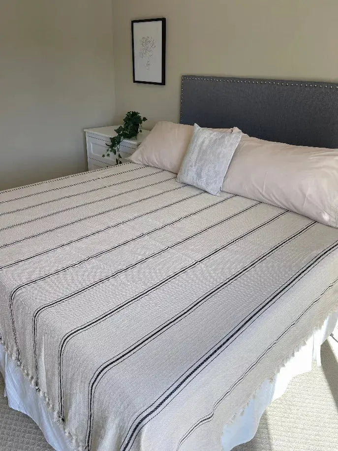 Black Striped Cream Bedspread Basic Layers
