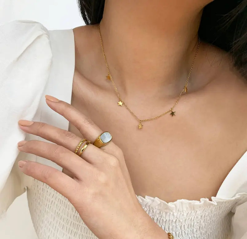 CHLOE DAINTY GOLD STAR CHAIN NECKLACE Mai Desiree