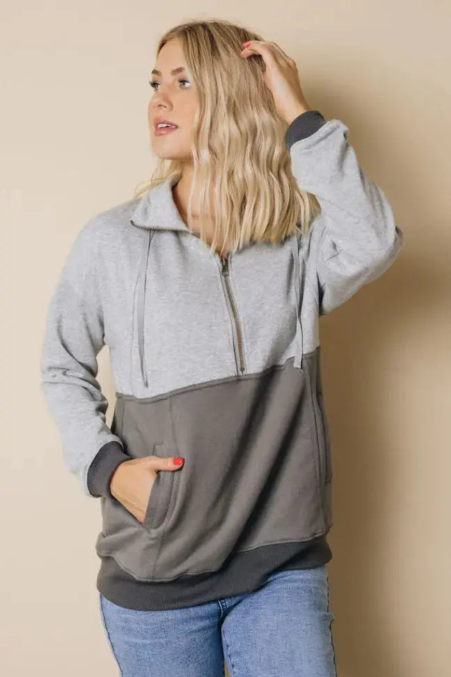 Carmen Colorblock Sweatshirt Stay Warm in Style